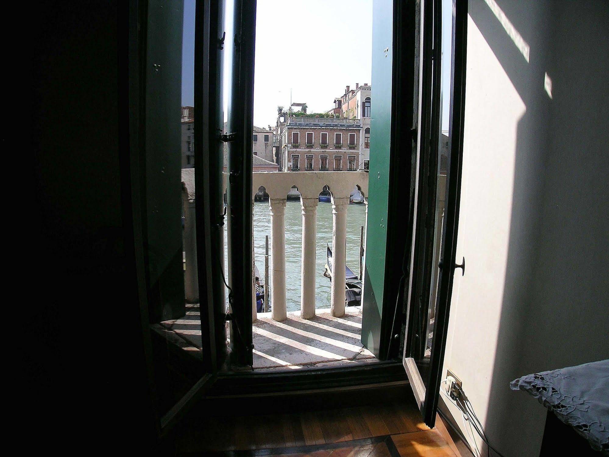 Raboso Grand 9-windows * Venezia